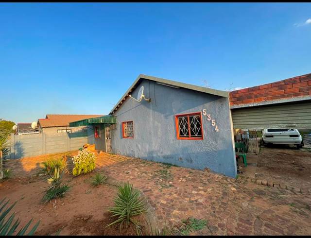 4 BEDROOM HOUSE FOR SALE IN LENASIA SOUTH